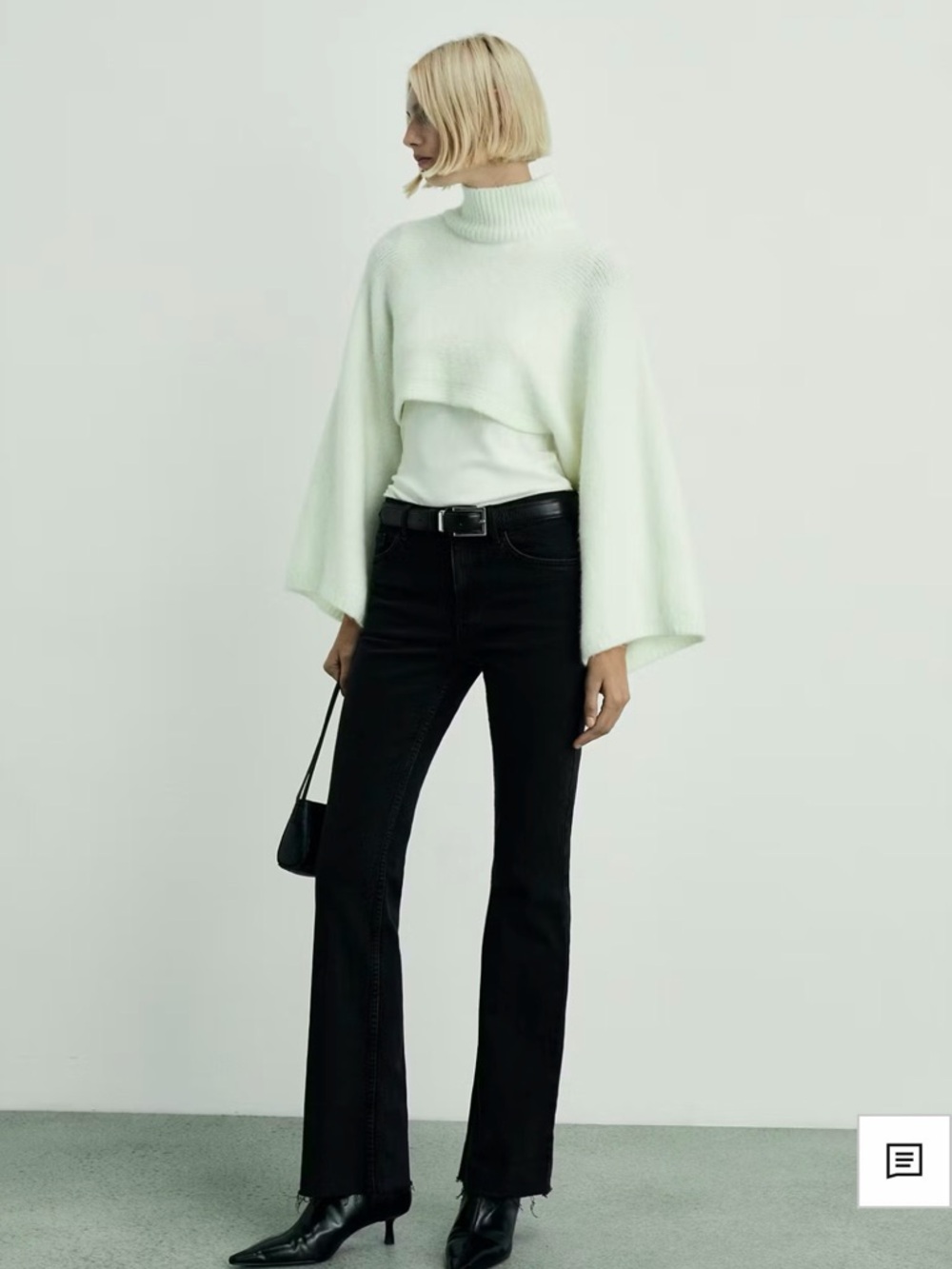 NWT Fiona Flared Mid-Rise Jeans